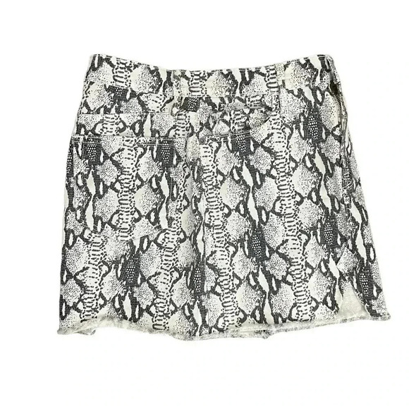 FRAME Snakeskin Print Denim Mini Skirt Black Multi Frayed Hem Size 26 - Picture 3 of 9